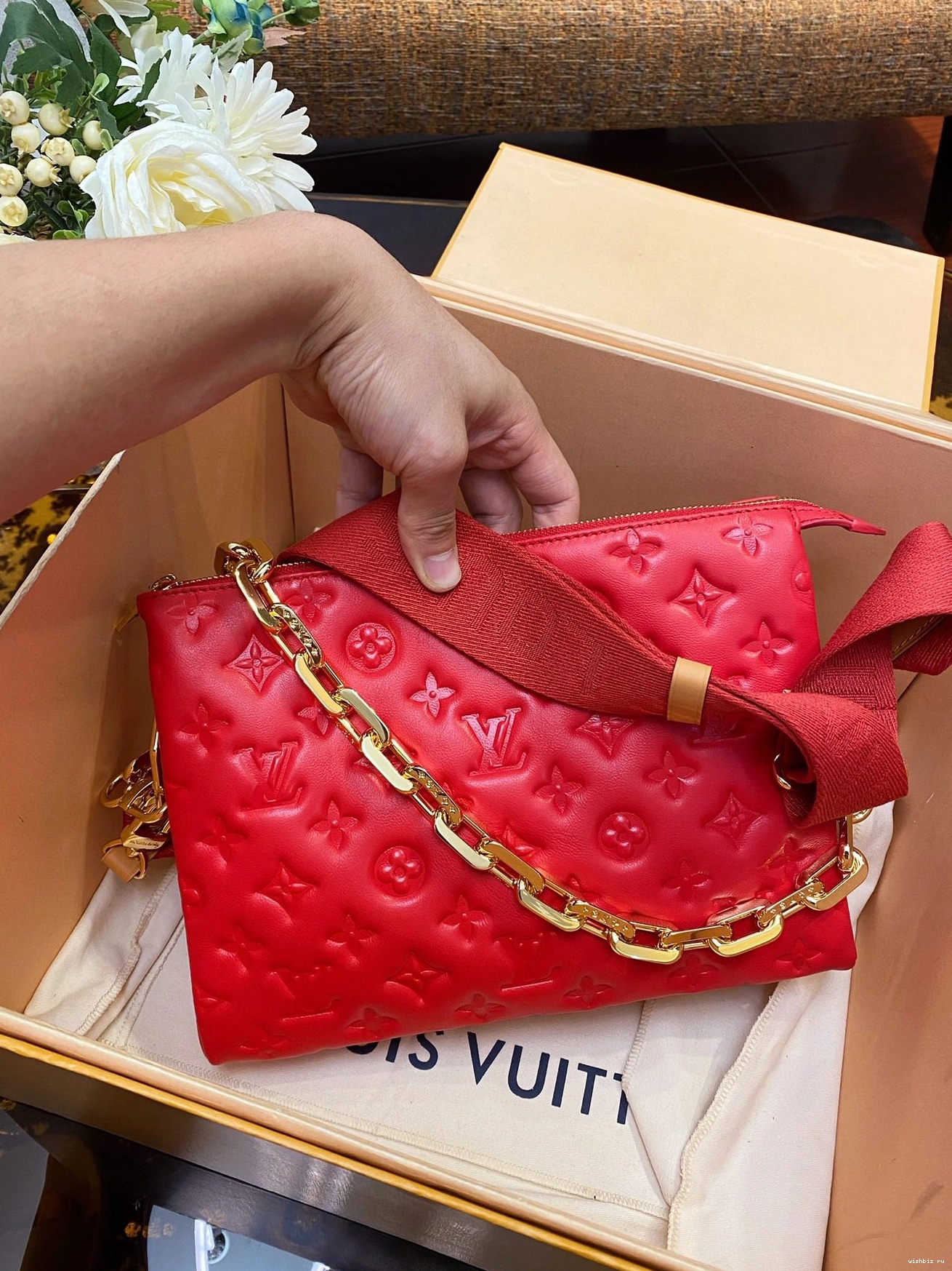 WIS LOUIS VUITTON PM COUSSIN 0220